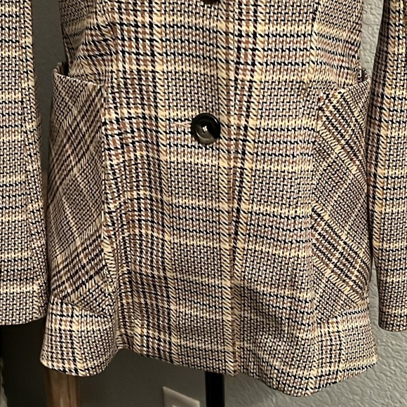 CAbi Pastime Plaid Notched Collar Patch Pocket Blazer Size 0 - Picture 4 of 8